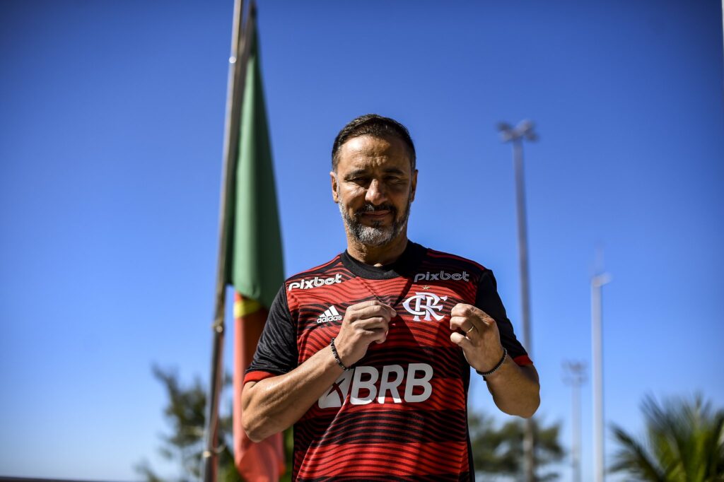 Vitor Pereira recebe sondagem da Premier League e pode deixar o Fla