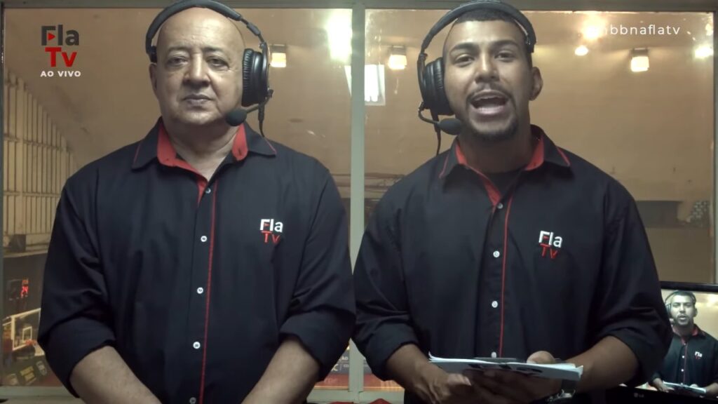 Paulo Chupeta e Emerson Santos em jogo de basquete do Flamengo na Fla TV