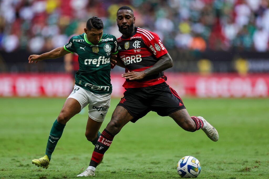 Gerson em campo na Supercopa