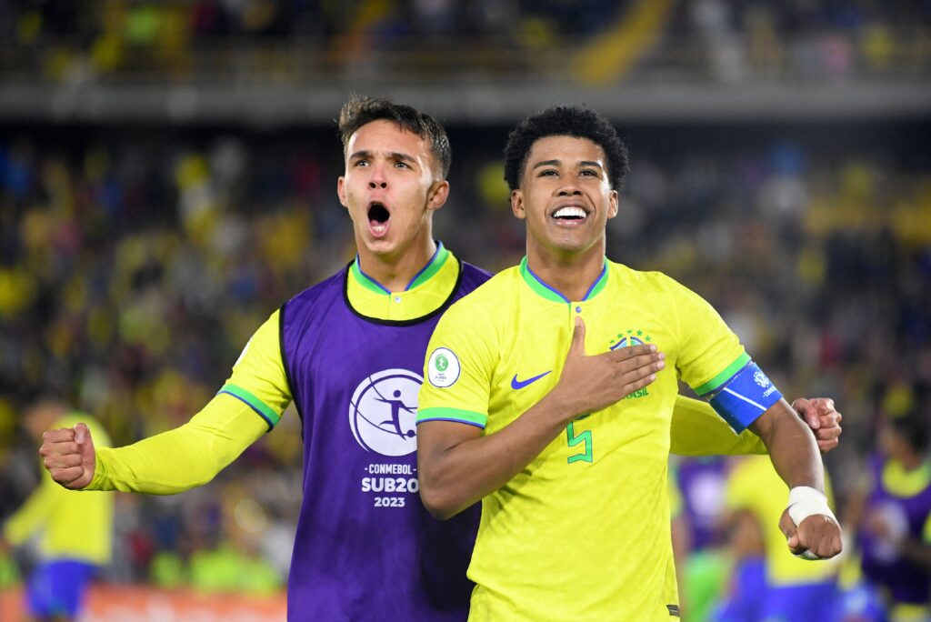 Andrey Santos em campo pela Seleção Brasileira sub-20; Flamengo tentou a contratação do jogador mas recebeu recusa