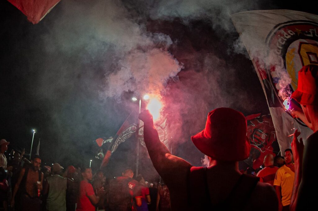 Torcida faz histórico AeroFla antes de embarque para o Marrocos, onde acontece o Mundial de Clubes