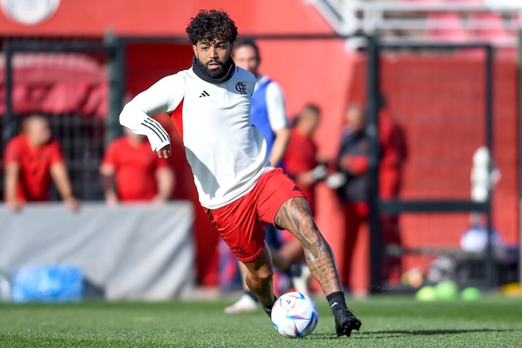 Agora camisa 10, Gabi chega ao Mundial como melhor atacante e melhor meia do Flamengo