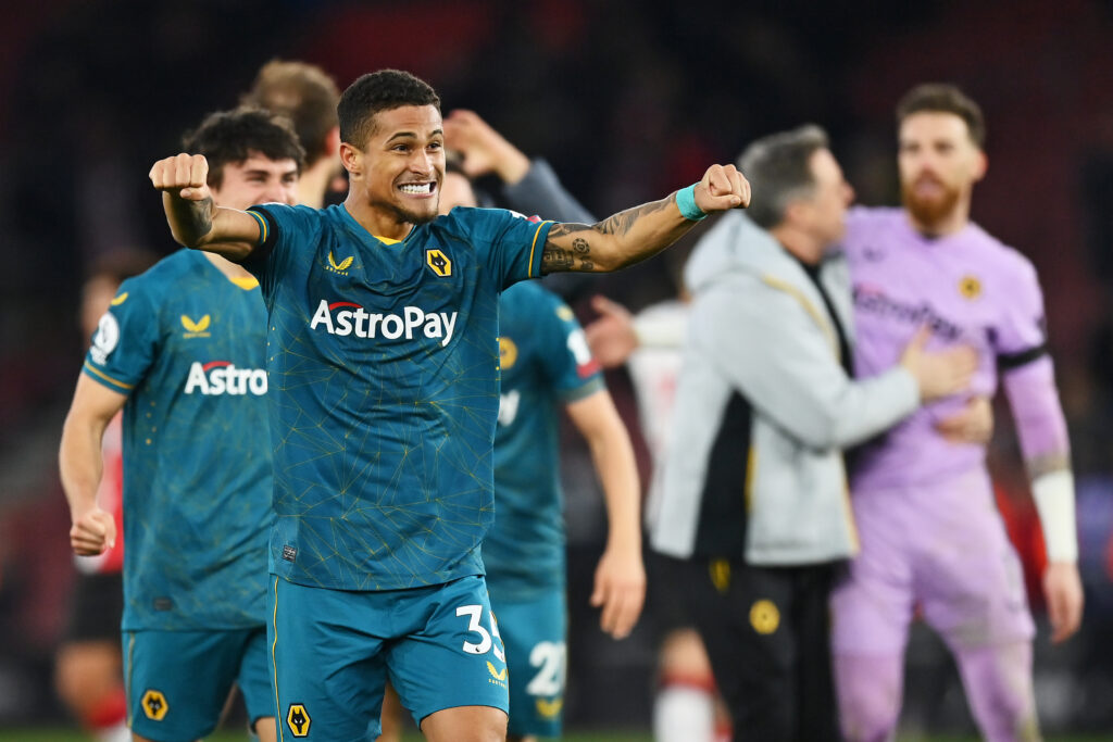 João Gomes comemorando na sua estreia na Premier League