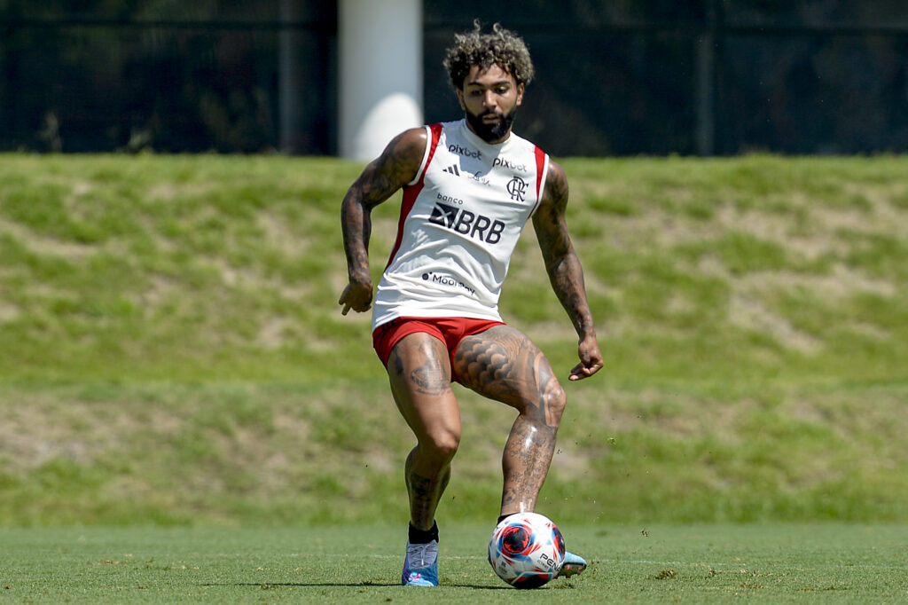 Gabigol treina no Ninho do Urubu