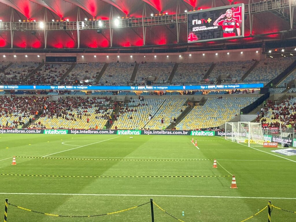 Gramado do Maracanã com "interdições" para preservar antes de Flamengo e Maringá