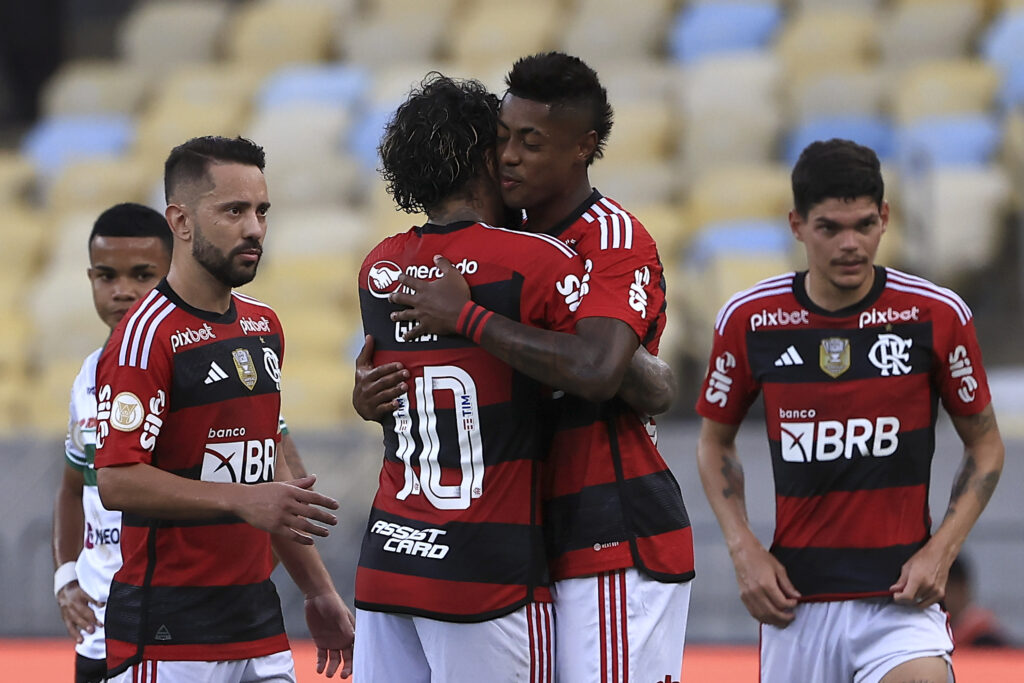 Bruno Henrique com a camisa do Flamengo