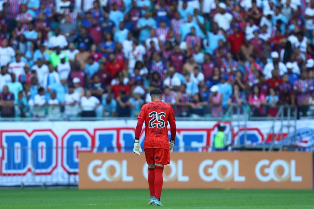 O Flamengo atualizou através de seu Twitter as lesões dos jogadores que deixaram o gramado após no intervalo contra o Bahia