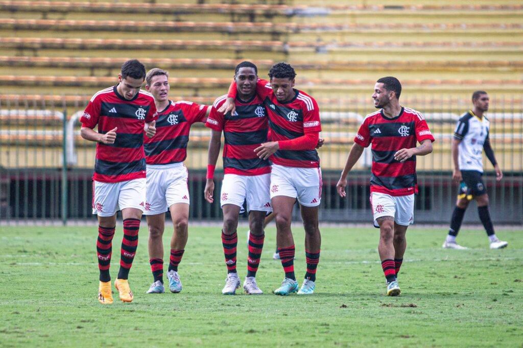 Lorran comemora gol pelo Flamengo no Brasileirão Sub-20; Final contra o Palmeiras será em Volta Redonda