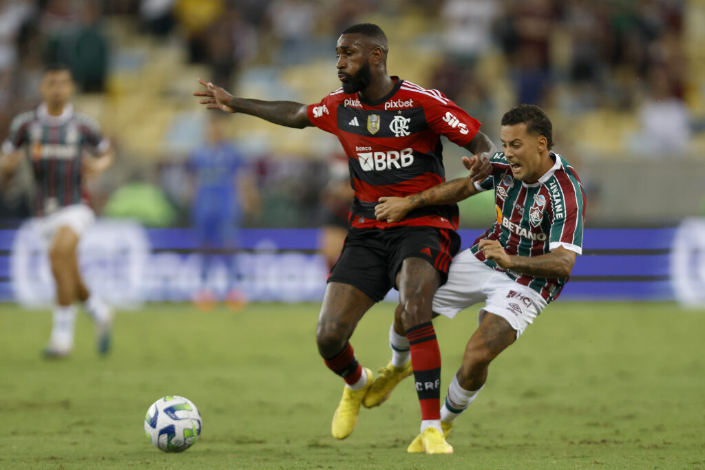 Gerson em campo pelo Flamengo contra o Fluminense na Copa do Brasil; 10 milhões de pessoas assistiram ao jogo no SporTV