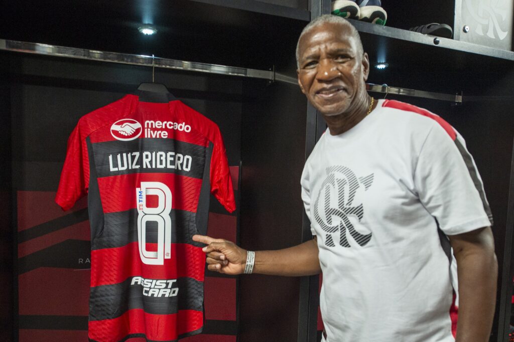 Adílio e camisa 8 do Flamengo