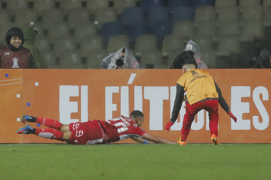 Jorge Henríquez comemora gol contra o Flamengo