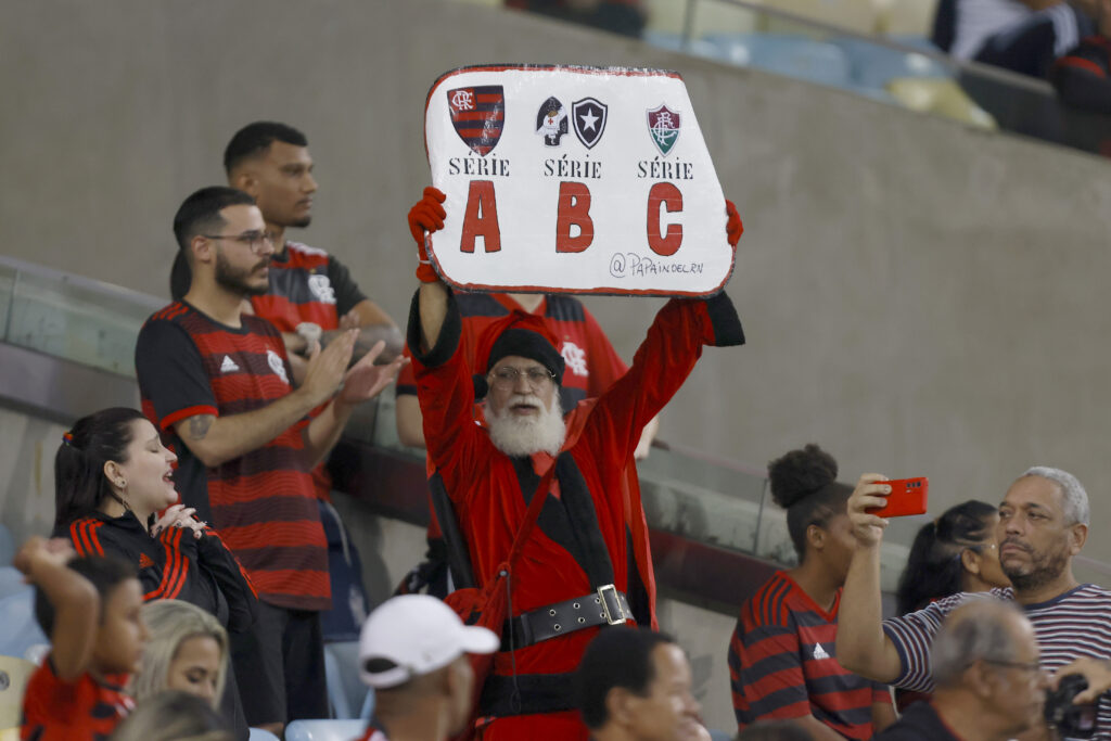 A torcida do Fluminense ainda não esgotou os ingressos que foram destinados de maneira exclusiva para o Fla x Flu desta quinta (1)