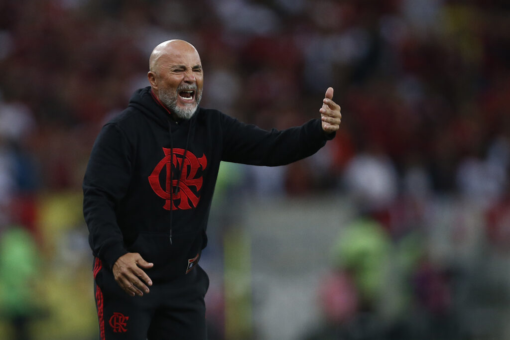 Sampaoli em jogo do Flamengo contra o Racing