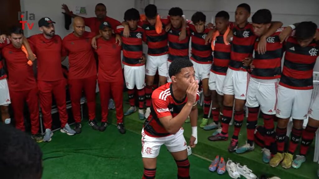 Zagueiro Victor Thiago, da base do Flamengo