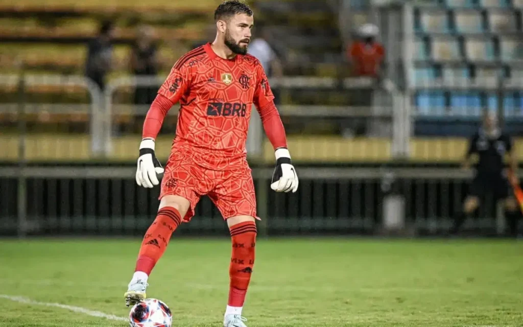 Matheus Cunha, goleiro do Flamengo e destaque do Brasileirão