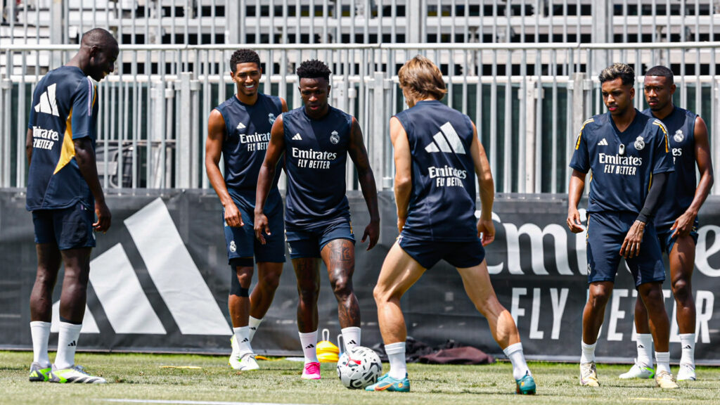 Vini Jr em treino do Real Madrid; ex-Flamengo driblou Militão e viralizou