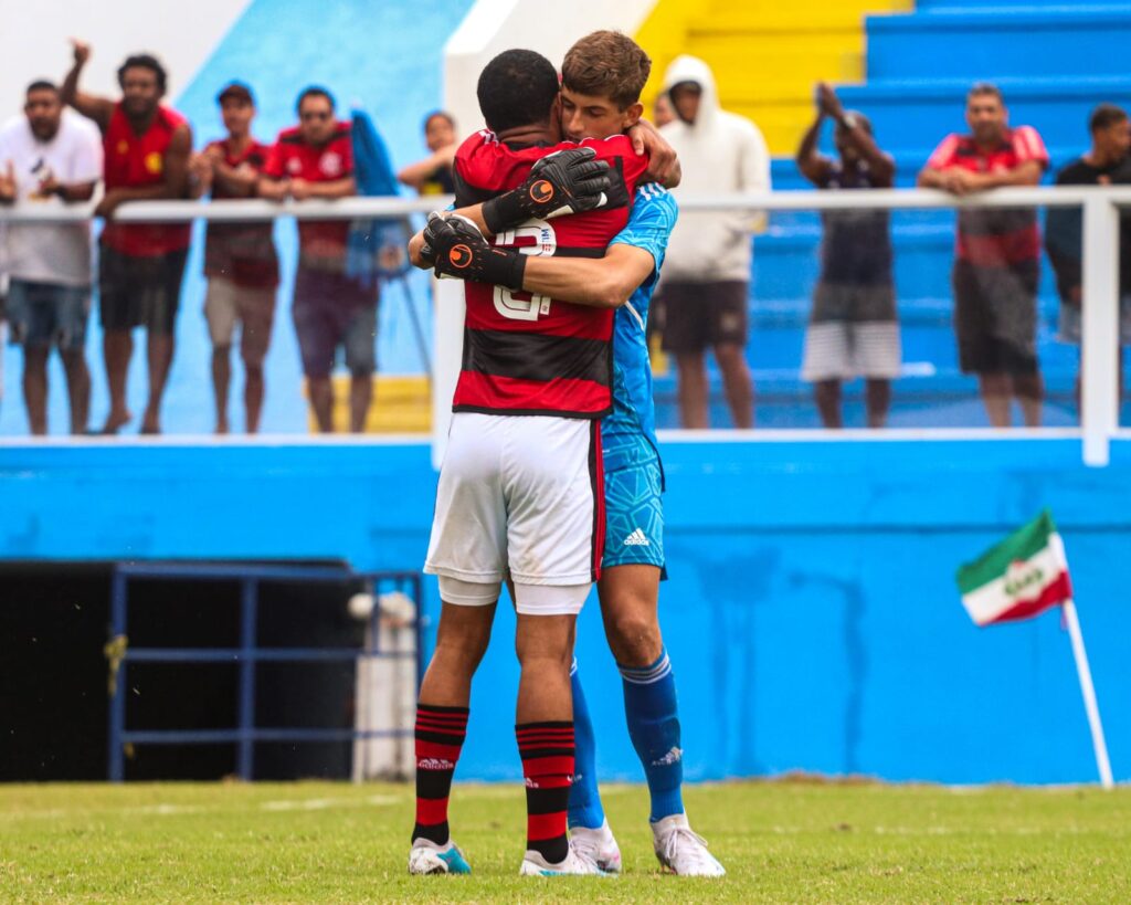 Com cavadinha em pênalti decisivo, Flamengo sub-16 passa do Palmeiras e está na Final da Brasil Soccer Cup da categoria