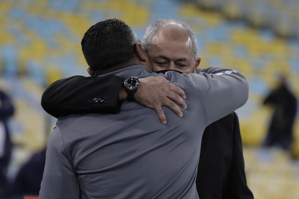 Arce mira do Olimpia contra o Flamengo