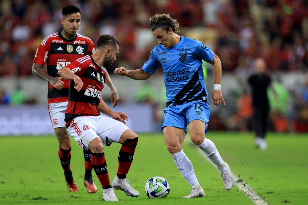 Canobbio, atacante do Athletico-PR, provocou Flamengo após derrota