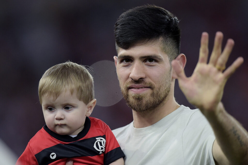 Novo goleiro do Flamengo, Agustín Rossi falou aos bastidores da FlaTV do jogo entre Flamengo e Fortaleza sobre contato com a Nação