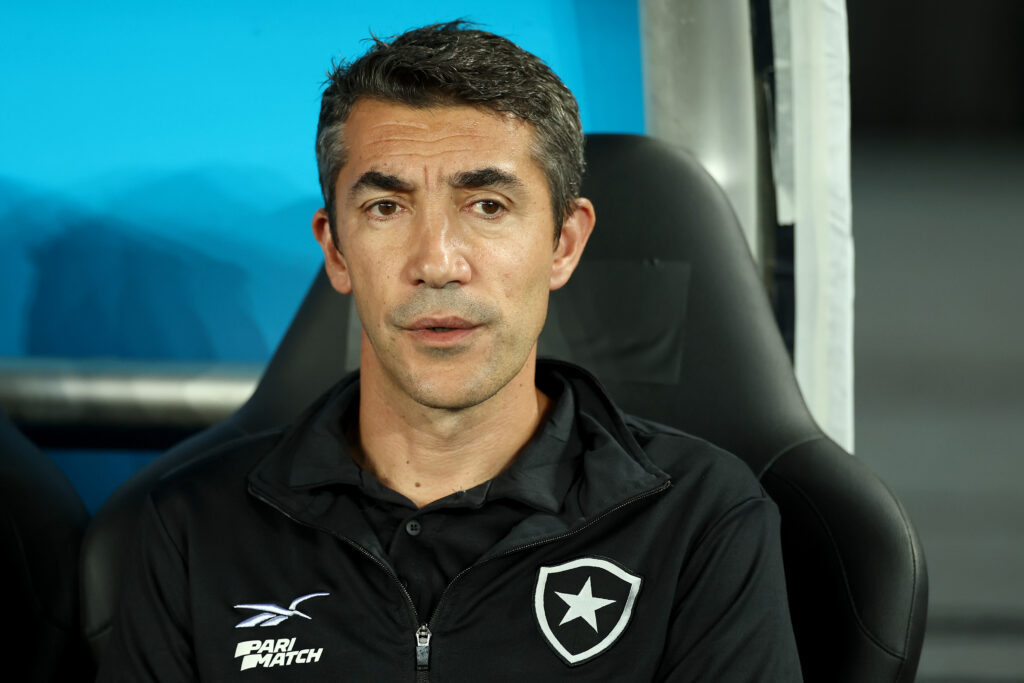 Bruno Lage mostra espírito botafoguense ao chorar antes de clássico contra o Flamengo