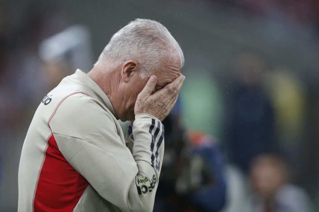 Dorival Júnior lamenta resultado do São Paulo contra o Flamengo