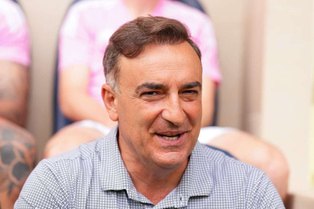 Flamengo procura Carlos Carvalhal enquanto também conversa com Tite