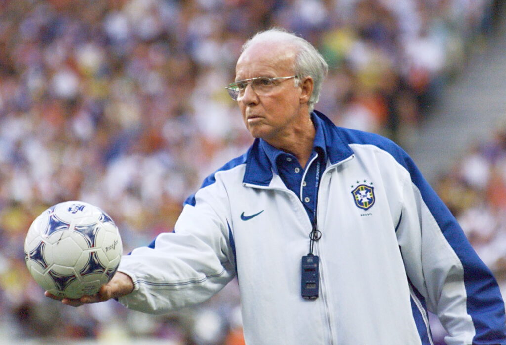 Único tetracampeão mundial e ídolo do Flamengo, Zagallo faleceu nesta sexta-feira (5)