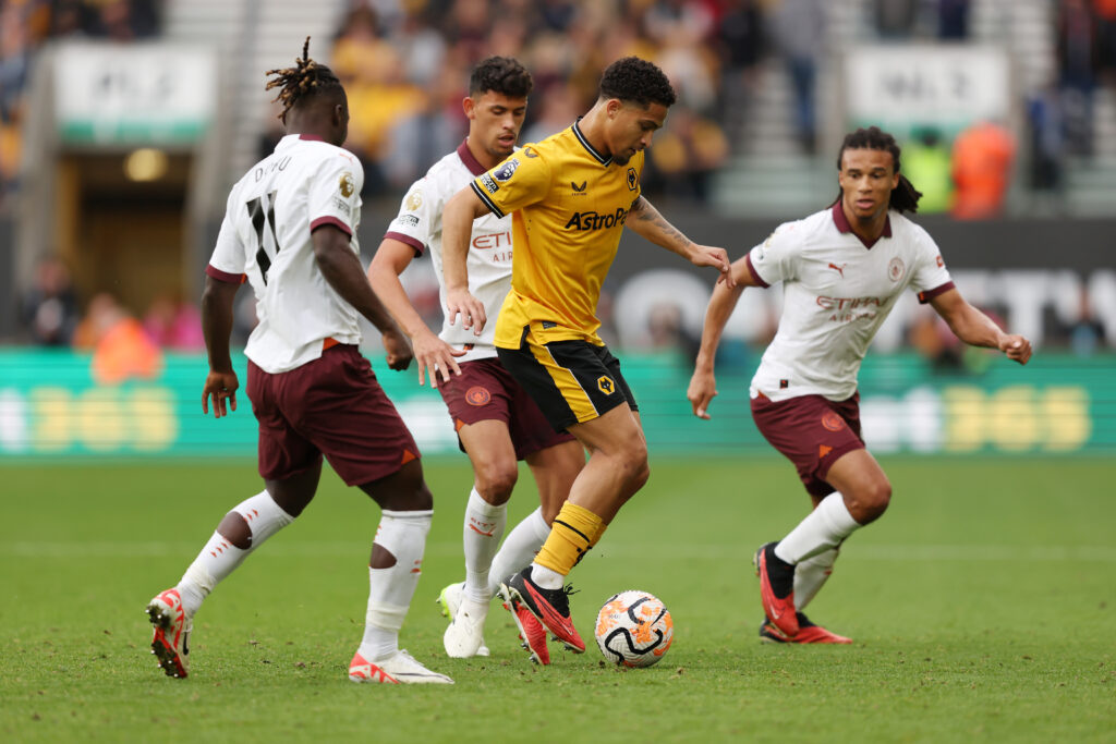 Wolverhampton impões primeira derrota do Manchester City na Premier League com João Gomes, ex-Flamengo, titular