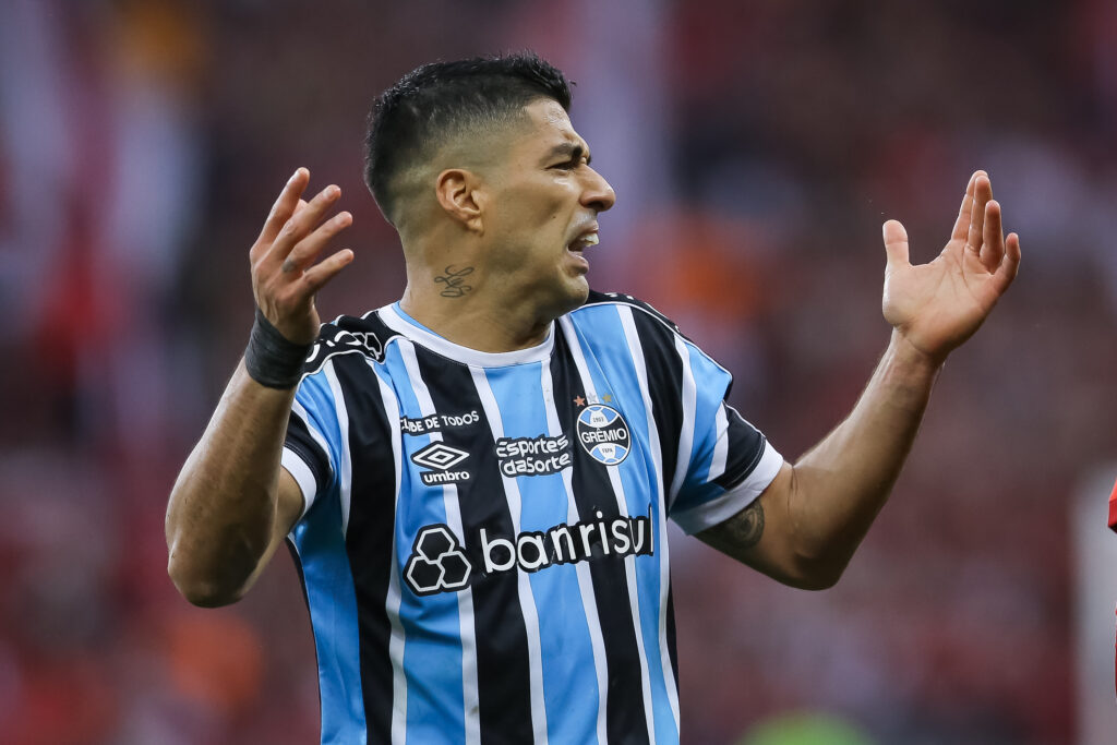 Suárez é desfalque em Flamengo x Grêmio pelo Brasileirão