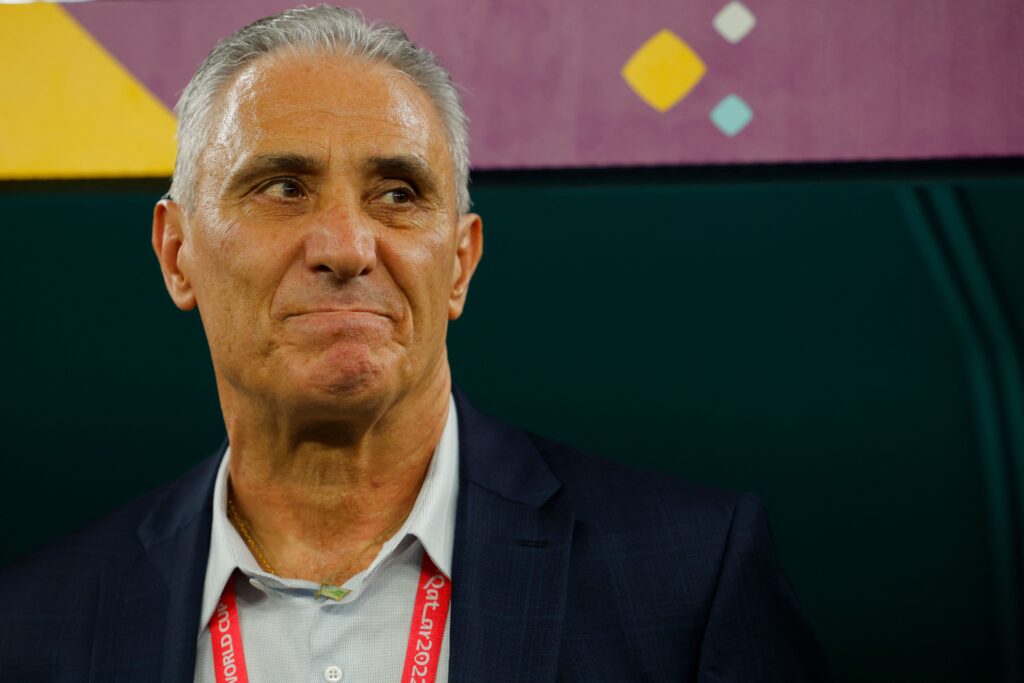 Tite acerta com o Flamengo e assumirá o Rubro-Negro ainda neste mês, abalando os bastidores do Corinthians nas vésperas de eleição