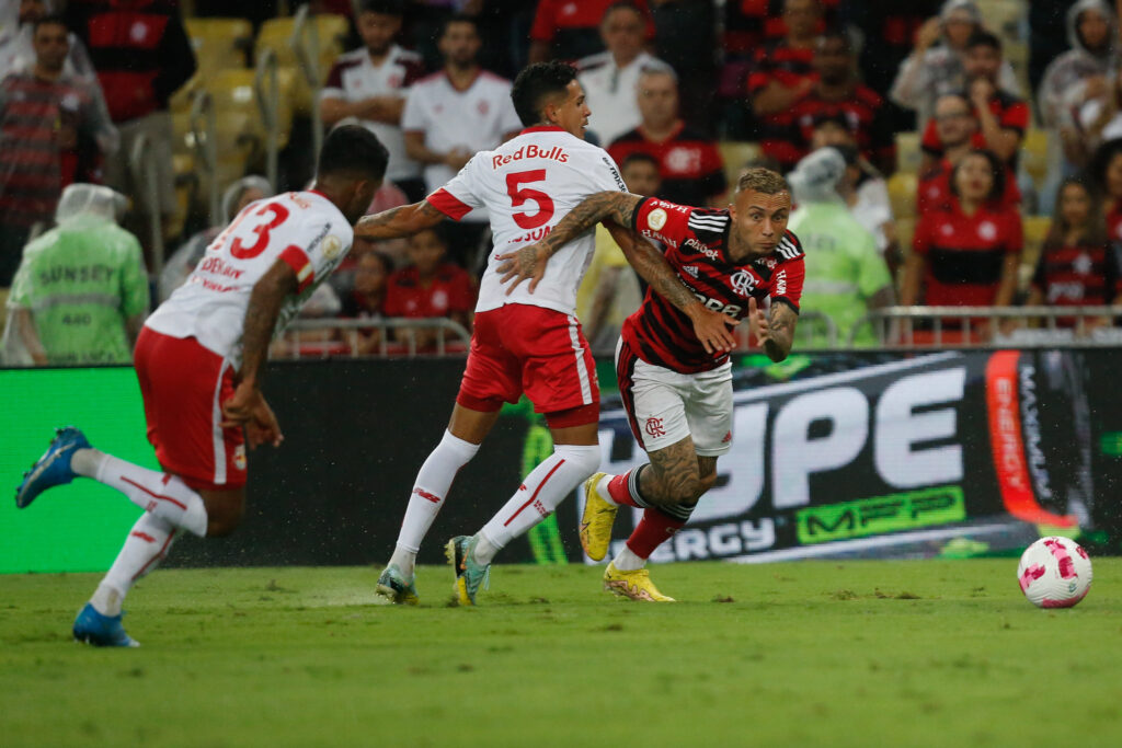 Flamengo x Bragantino acontece no Maracanã pelo Campeonato Brasileiro e vendas começaram hoje