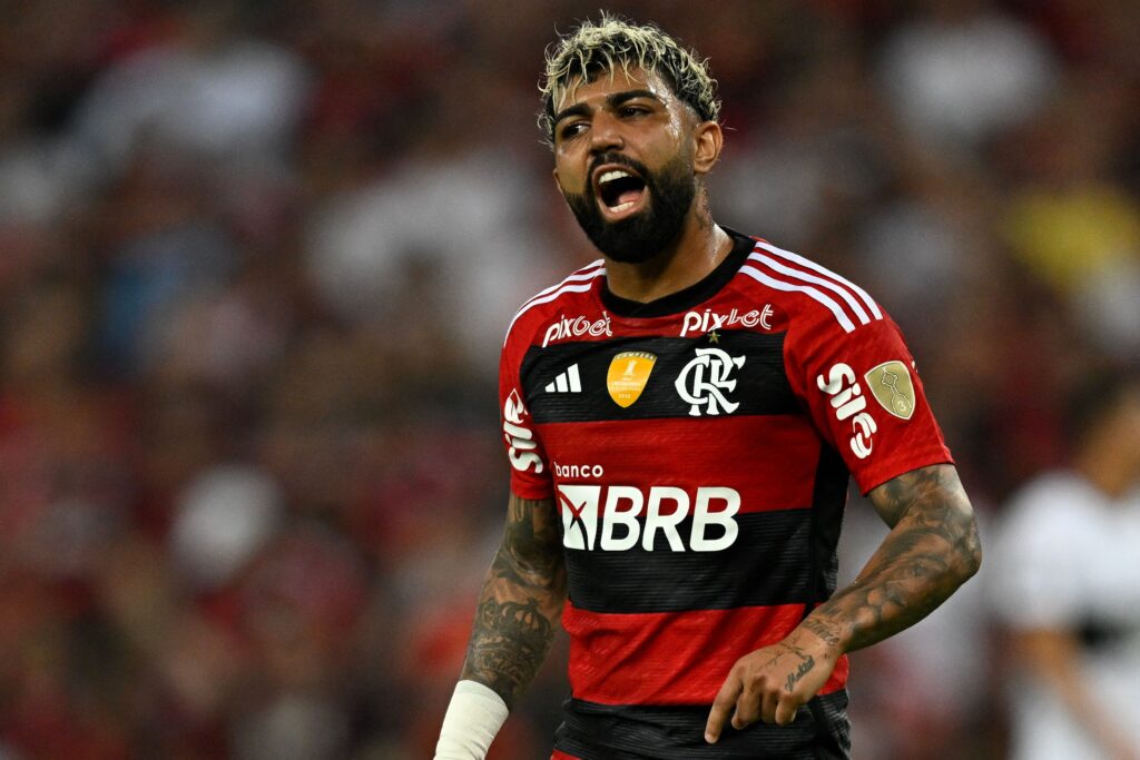 Gabigol com a camisa do Flamengo é alvo do Corinthians