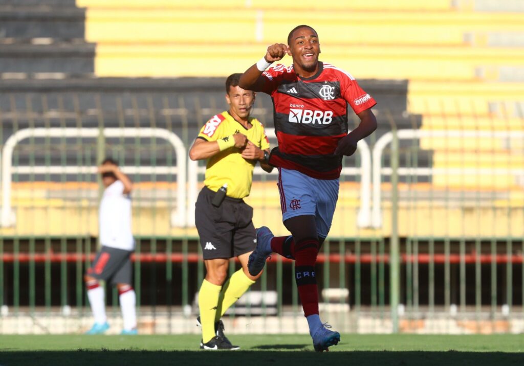 Lorran, Petterson e Werton disputarão Copinha pelo Flamengo