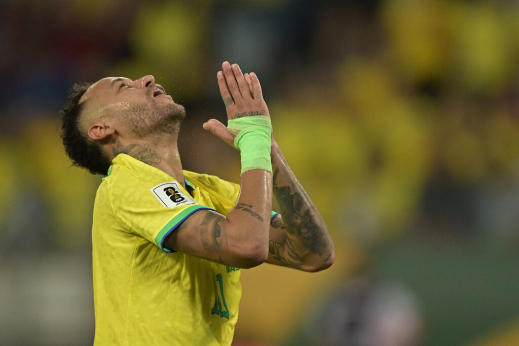 Neymar pode duelar contra Reinaldo Reuda ex Flamengo