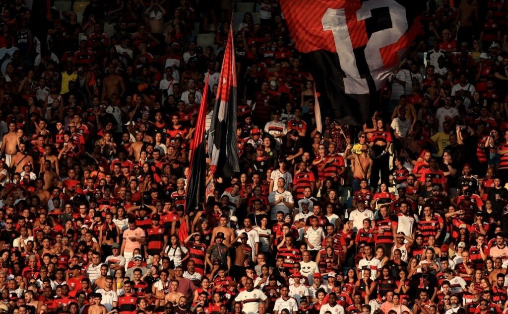 Torcida do Flamengo no Maracanã; clube divulgou informações sobre venda de ingressos para clássico com o Fluminense