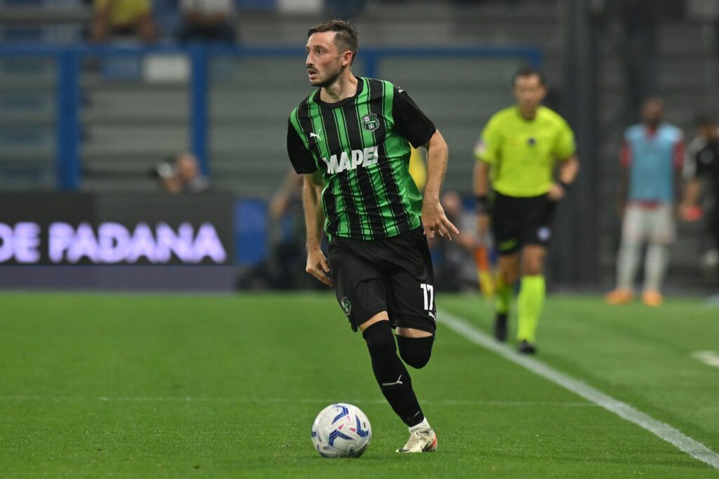 Matias Viña em campo pelo Sassuolo; lateral interessa ao Flamengo