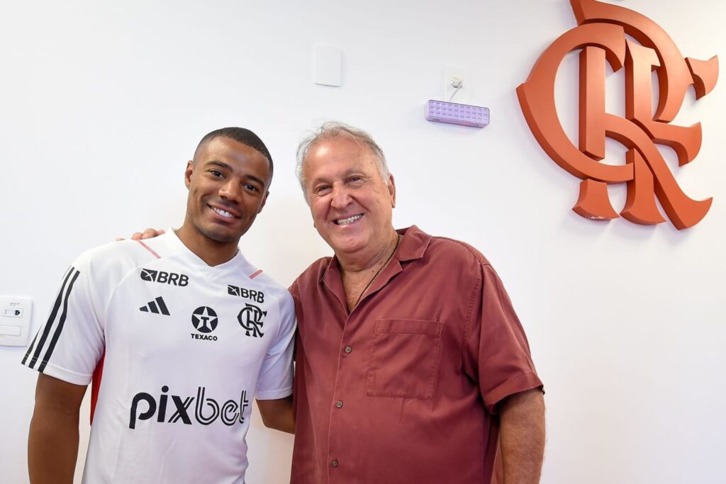 Zico foi ao Ninho do Urubu conhecer De La Cruz e aproveitou para falar com elenco do Flamengo