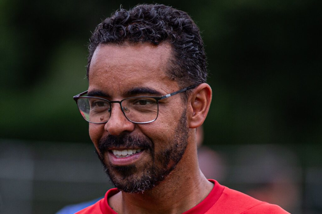 Felipe Freitas, novo técnico do Flamengo sub-20 feminino, conversou com o MRN