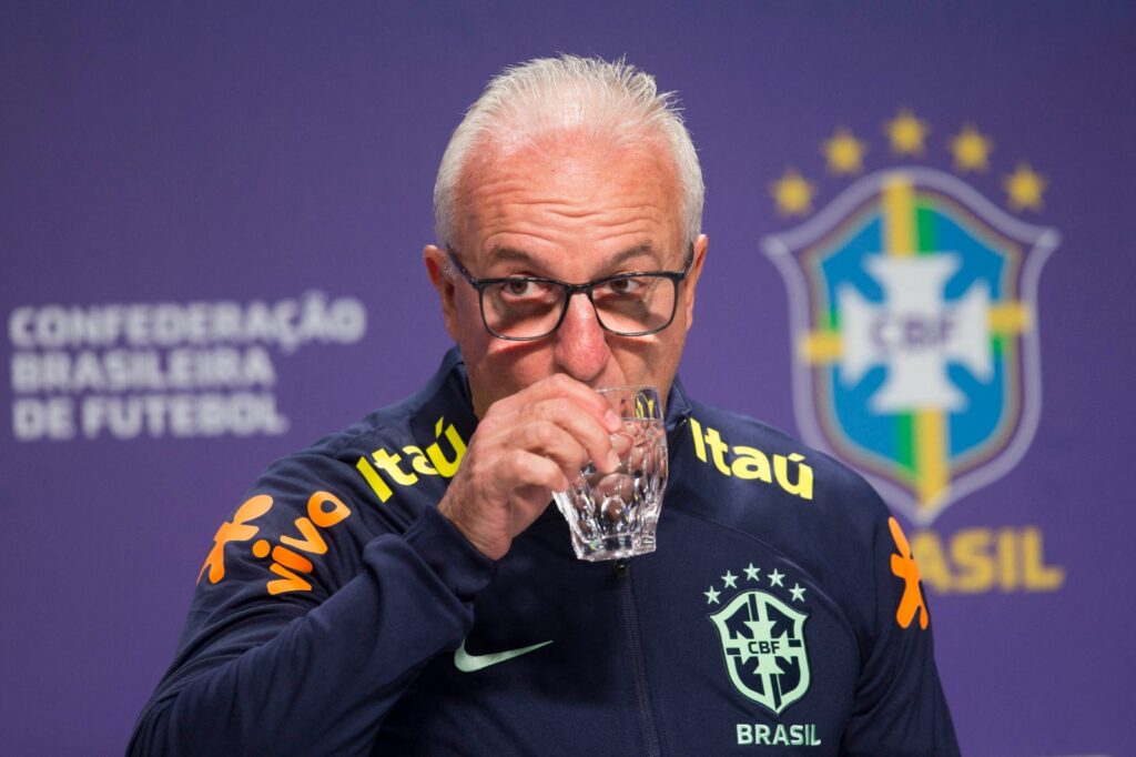 Dorival Junior na apresentação como técnico da seleção. CBF chega a acordo com federação espanhola e convocação de Dorival terá 26 jogadores; Tite pode ficar sem meio time do Flamengo em treinos