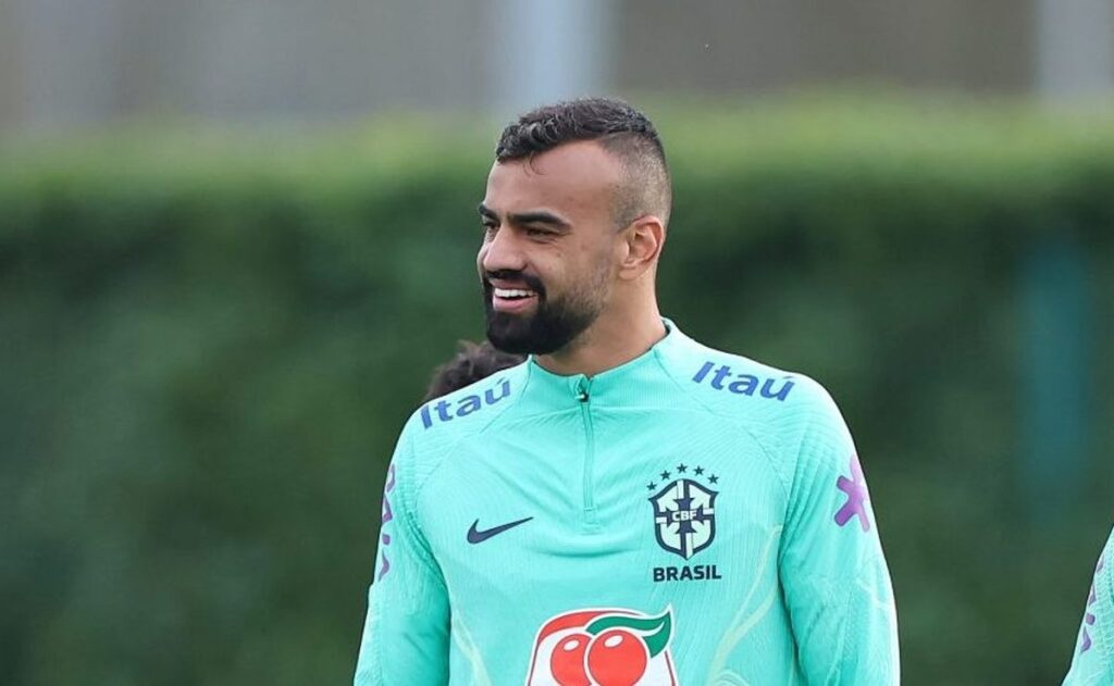 Fabrício Bruno em treino da Seleção; elogios para atuação do atleta na seleção, preocupação com Lorran e últimas notícias do Flamengo