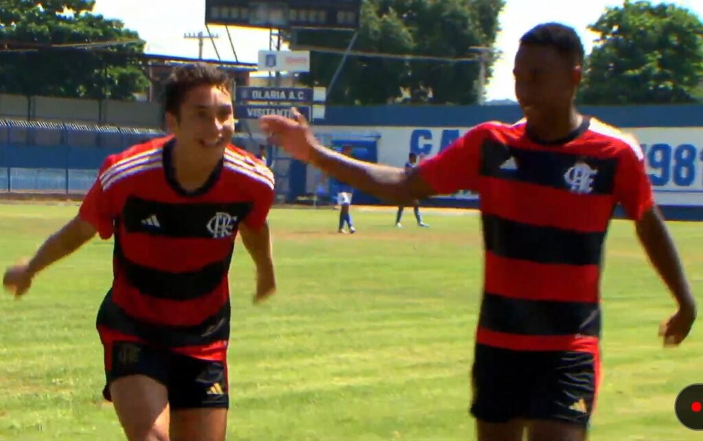 João Victor comemora gol pelo Flamengo