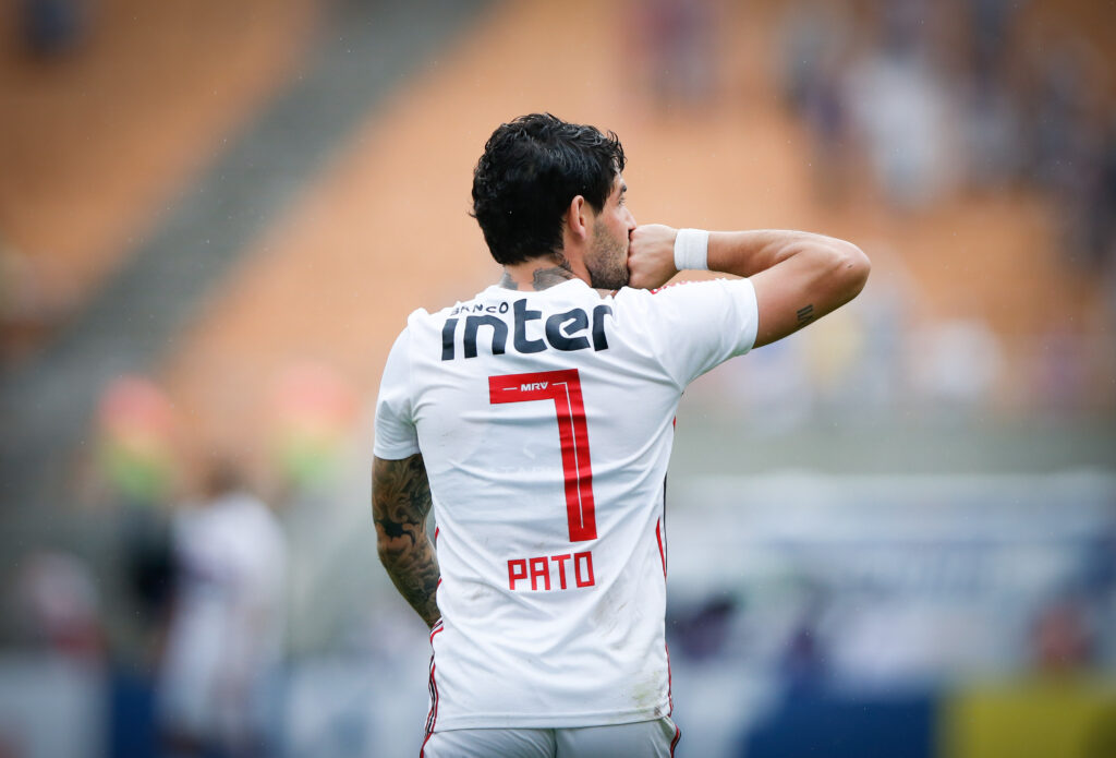 alexandre pato foi oferecido ao flamengo