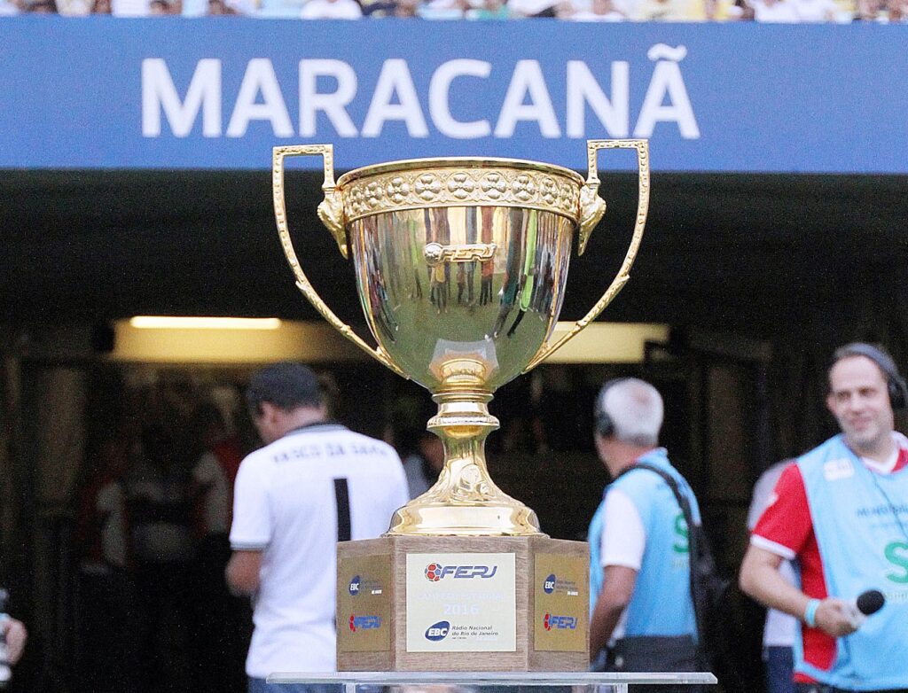 Proposta de consórcio que administra Mané Garrincha restringiria acesso do Flamengo ao Maracanã para garantir jogos de rivais