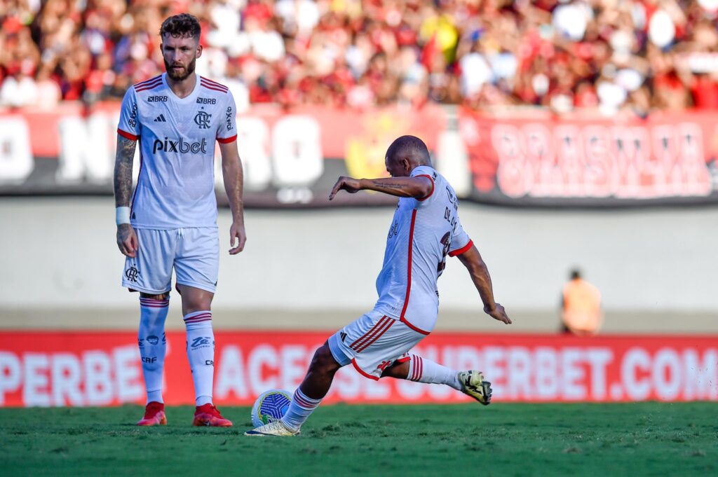 Ficha técnica de Atlético-GO 1x2 Flamengo