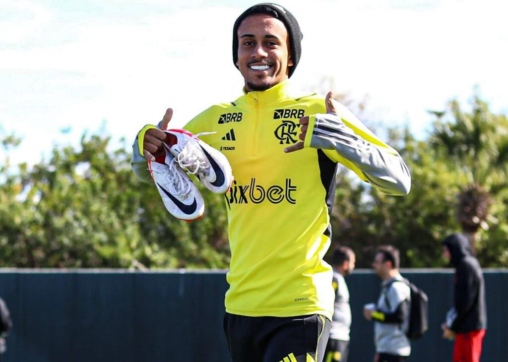 matheus gonçalves em treino do flamengo