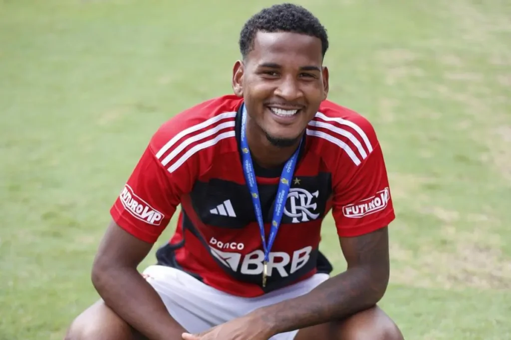 Campeão brasileiro sub-20 em 2023, Cleiton passará a ser reserva imediato com a saída de Fabrício Bruno até reabertura da janela em julho