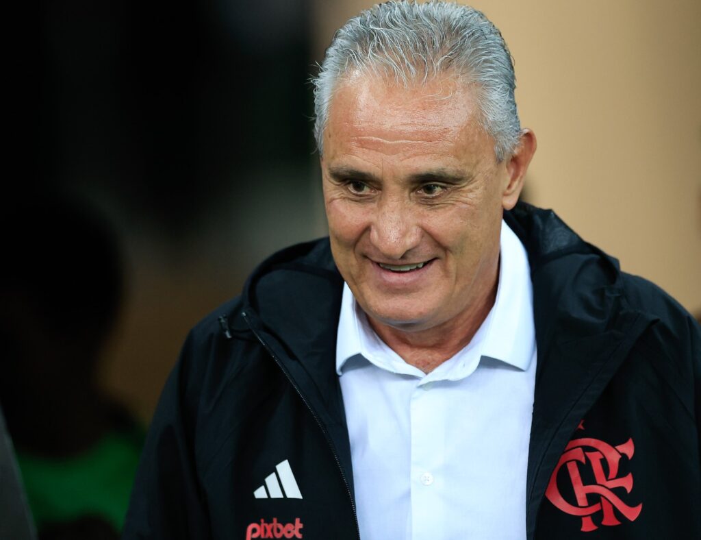 Tite em jogo do Flamengo; treinador oficializa escalação para jogo contra o Peñarol na Libertadores