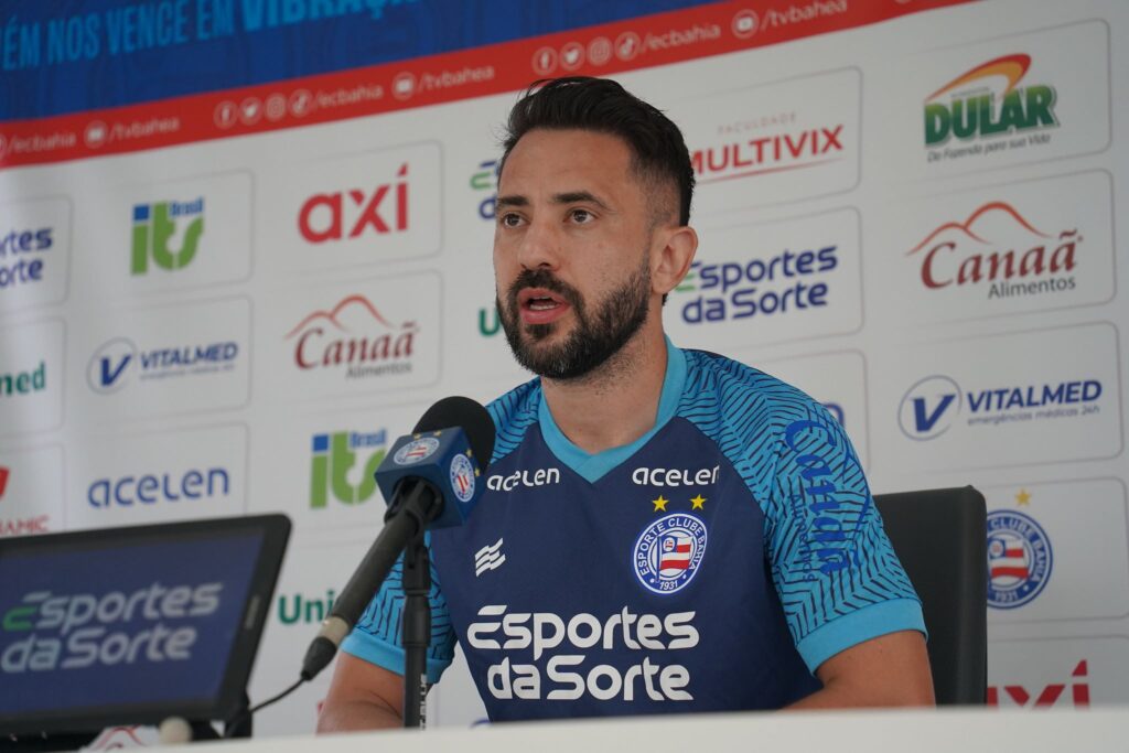 Everton Ribeiro concede entrevista no Bahia