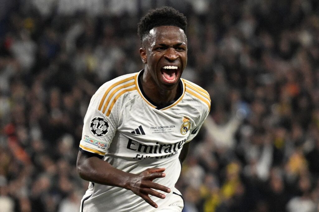 Vinícius Júnior comemora gol na final da Champions, pelo Real Madrid